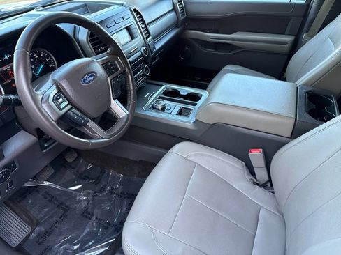 Used 2018 Ford Expedition XLT w/ Equipment Group 201A RWD image 10