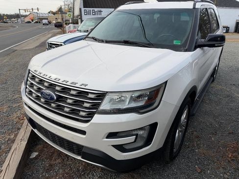 Used 2017 Ford Explorer XLT w/ Equipment Group 202A image 1