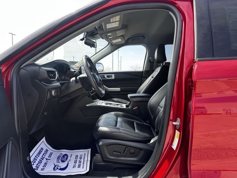 Certified 2022 Ford Explorer XLT w/ Equipment Group 202A AWD/4WD image 18