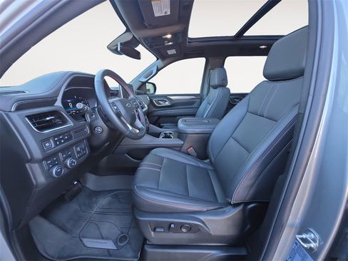 Used 2023 Chevrolet Suburban RST image 9