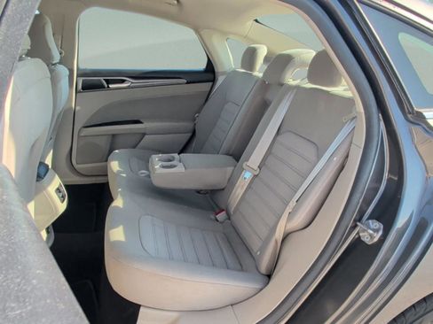 Used 2020 Ford Fusion SE image 34