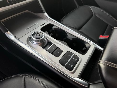 Used 2022 Ford Explorer XLT w/ Equipment Group 202A image 26