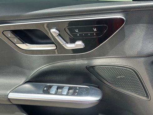 Used 2023 Mercedes-Benz C 300 Sedan w/ Exclusive Trim Package image 5