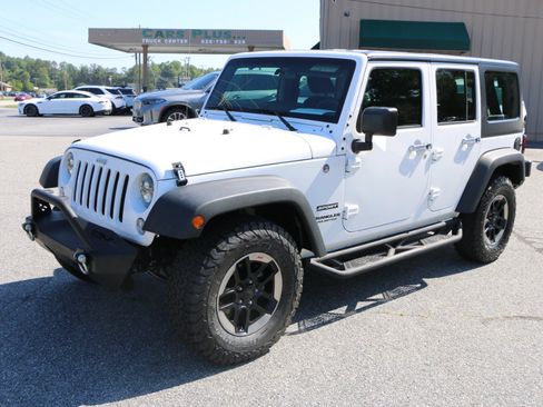 Used 2017 Jeep Wrangler Unlimited Sport w/ Connectivity Group AWD/4WD image 1