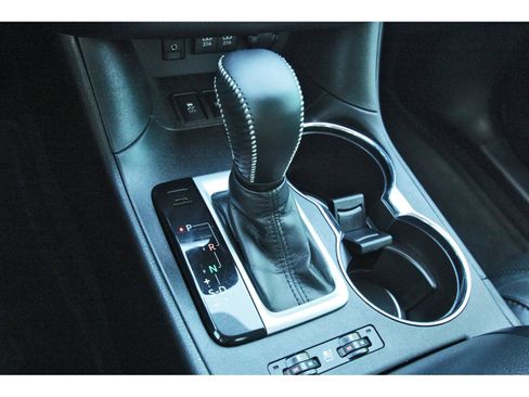 Used 2017 Toyota Highlander Limited image 26