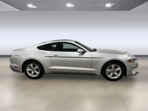 Used 2019 Ford Mustang Coupe RWD image 7