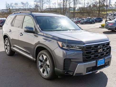 New 2026 Honda Pilot Touring image 4