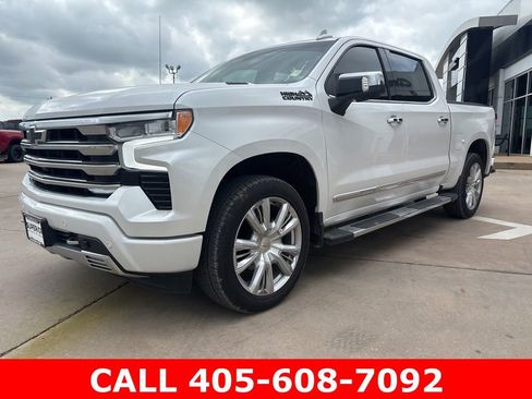 Used 2023 Chevrolet Silverado 1500 High Country w/ High Country Premium Package AWD/4WD image 2