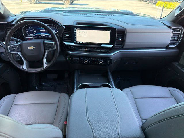Used 2024 Chevrolet Silverado 2500 LTZ w/ LTZ Convenience Package AWD/4WD image 18