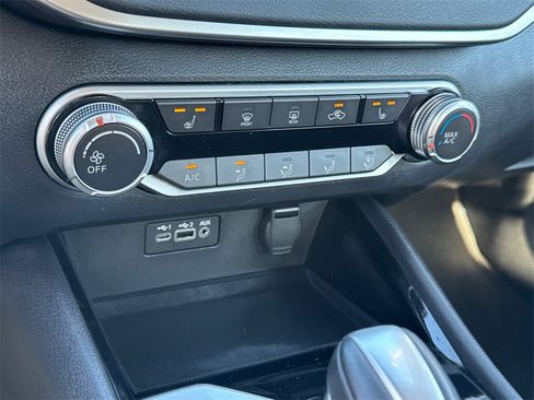 Used 2022 Nissan Altima 2.5 SV w/ SV Premium Package image 31