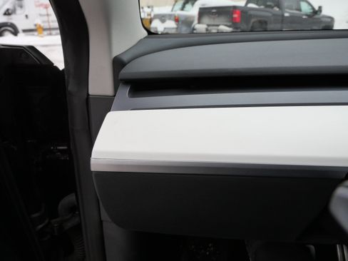 Used 2023 Tesla Model 3 Performance image 33