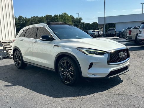 Used 2020 INFINITI QX50 Essential w/ Edition 30 Package FWD image 4