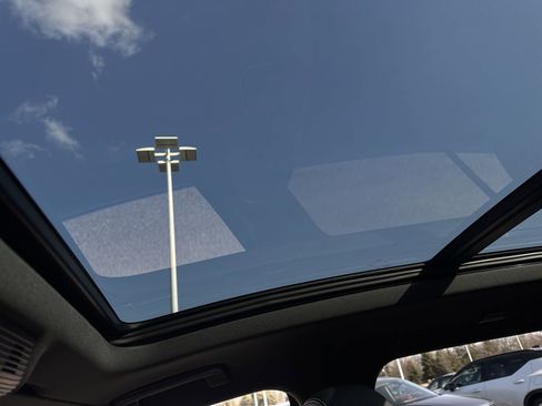 New 2026 Volkswagen Tiguan SE R-Line image 18