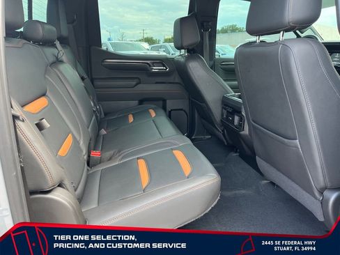 Used 2024 GMC Sierra 1500 AT4 w/ Technology Package AWD/4WD image 17