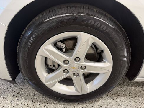 Used 2021 Chevrolet Malibu LS FWD image 8