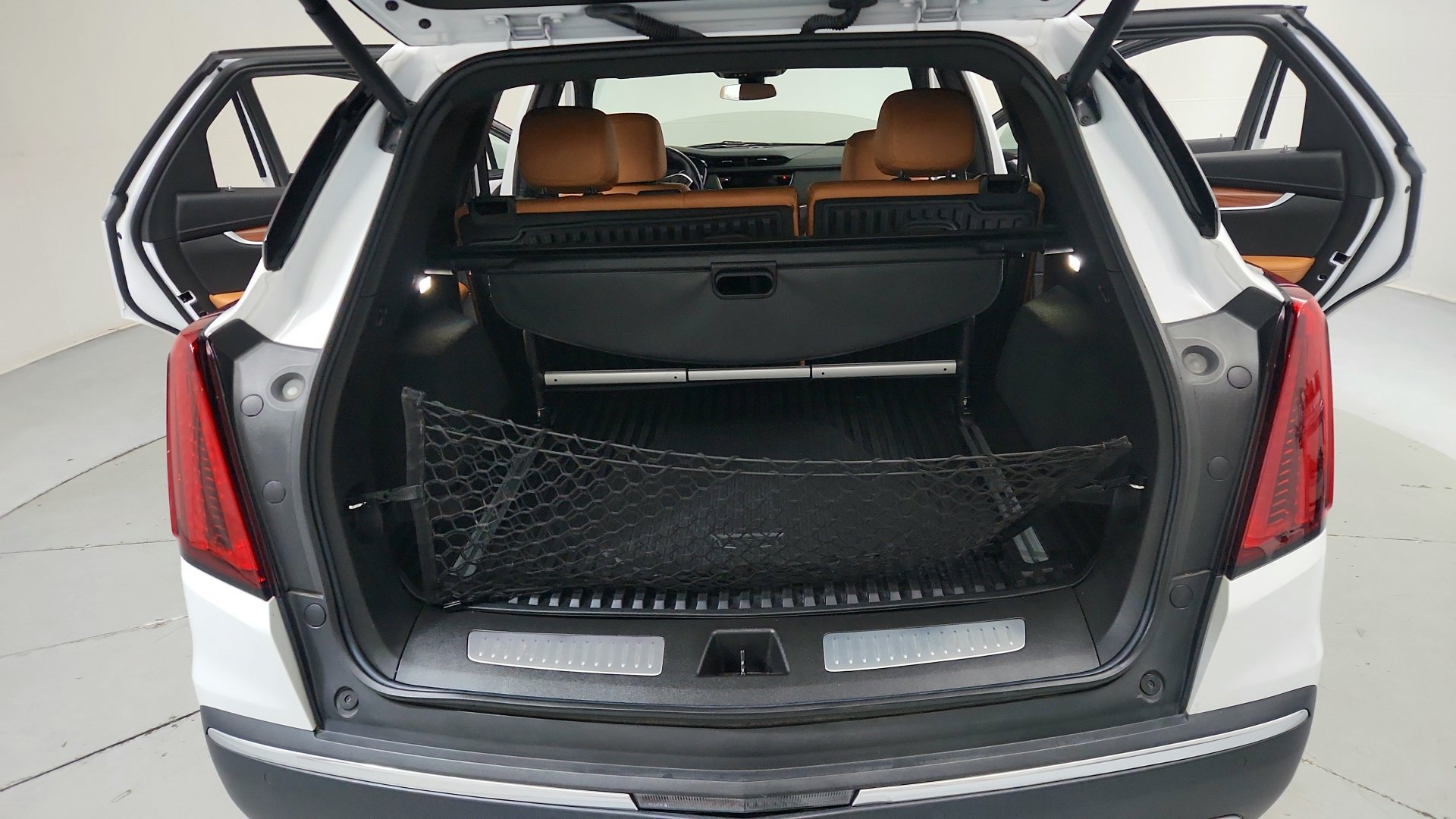 Used 2024 Cadillac XT5 Premium Luxury w/ LPO, Floor Liner Package FWD image 1