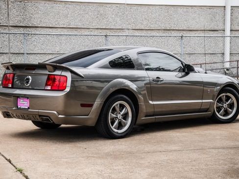 Used 2005 Ford Mustang GT Premium RWD image 4