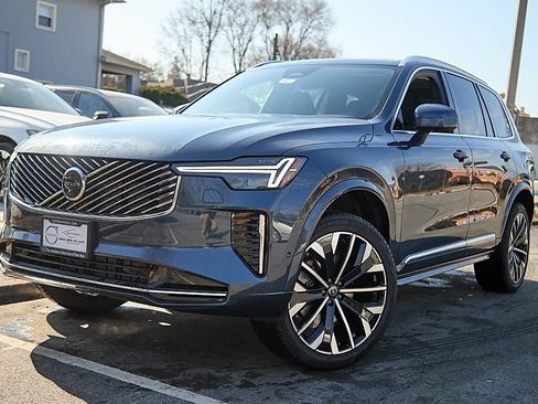 New 2026 Volvo XC90 B5 Plus w/ Protection Package image 2