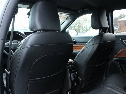 Used 2024 Jeep Compass Limited image 33