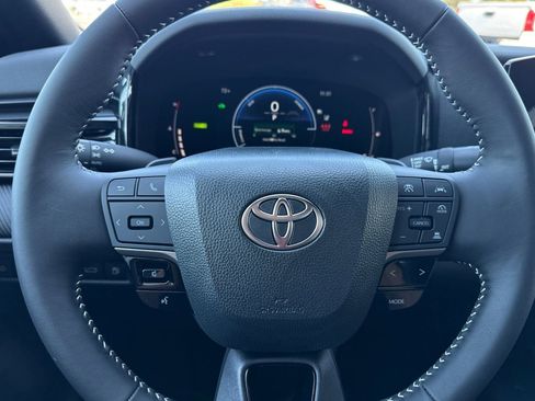 New 2026 Toyota Camry Hybrid FWD image 24