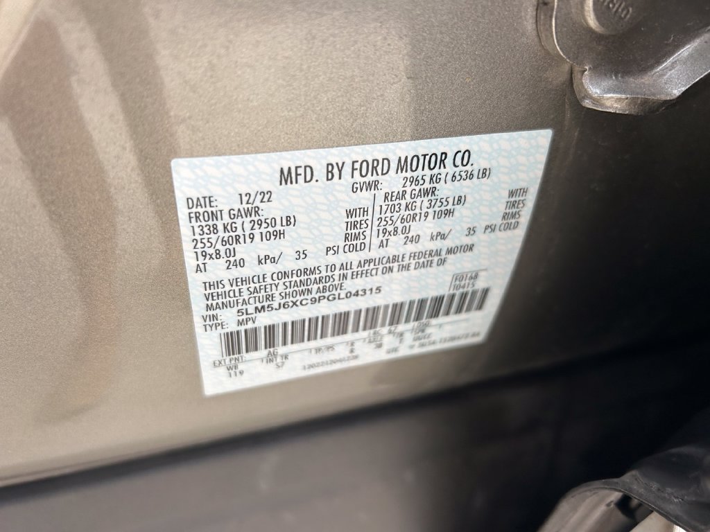 Used 2023 Lincoln Aviator AWD w/ Class IV Trailer Tow Package image 10