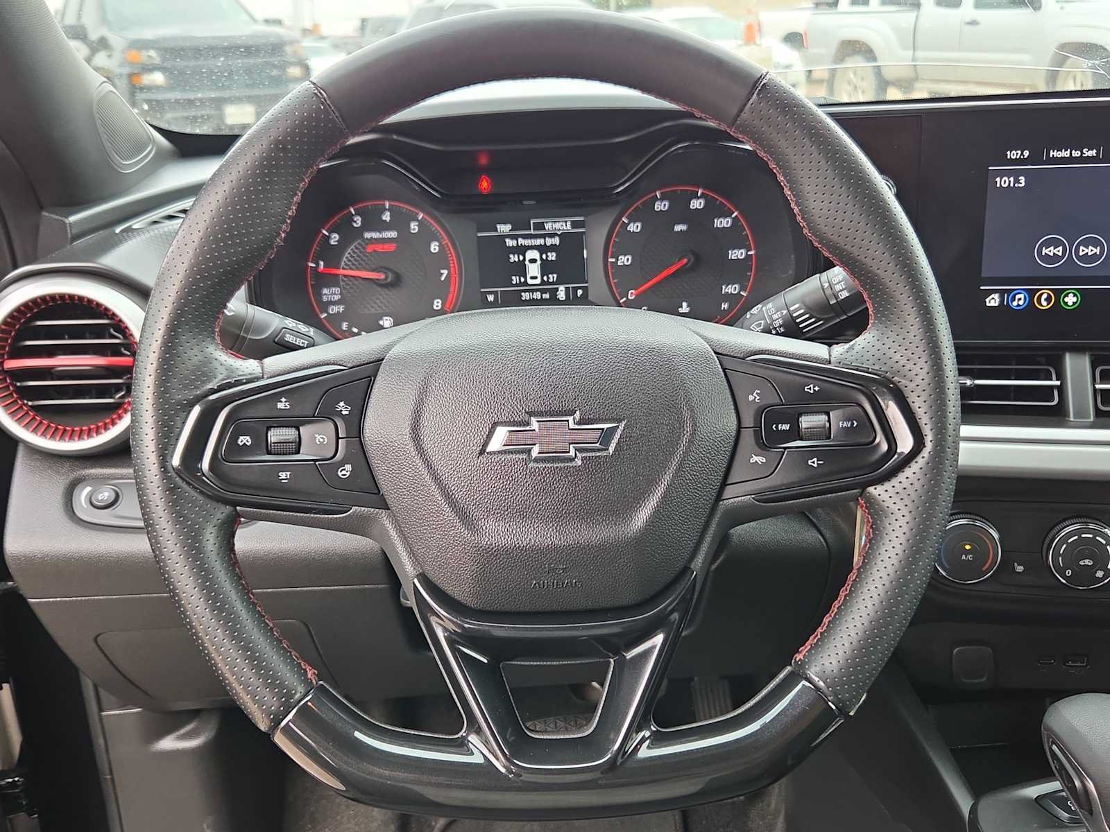 Used 2024 Chevrolet Trax RS FWD image 19