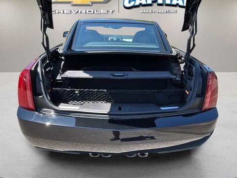 Used 2006 Cadillac XLR V RWD image 12
