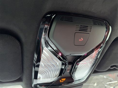 Used 2025 BMW X6 M Competition w/ Executive Package image 39