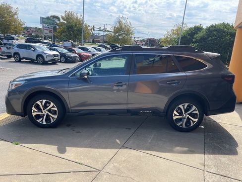 Used 2021 Subaru Outback Limited image 7