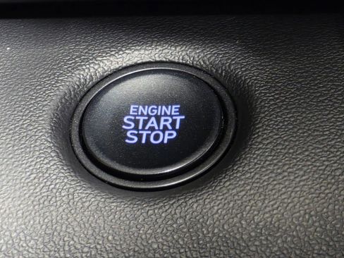 Certified 2025 Hyundai Elantra Sport image 30