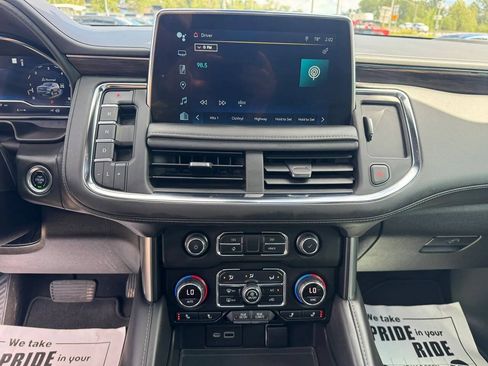 Used 2022 Chevrolet Tahoe LT w/ Luxury Package AWD/4WD image 9