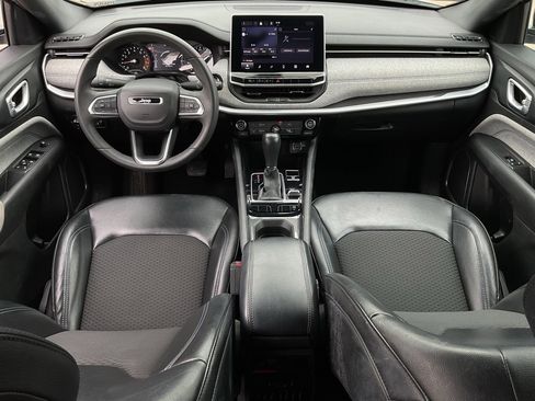 Used 2023 Jeep Compass Latitude image 19