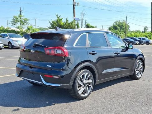 Used 2017 Kia Niro Touring w/ Advanced Technology Package FWD image 6