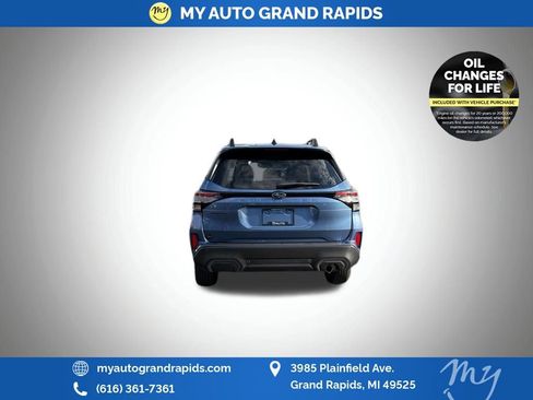 Used 2025 Subaru Forester Limited AWD/4WD image 6