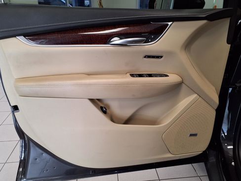 Used 2019 Cadillac XT5 Luxury FWD image 19
