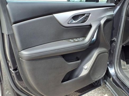 Used 2022 Chevrolet Blazer LT image 9