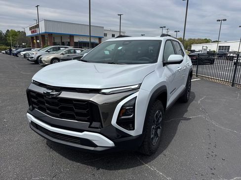 New 2026 Chevrolet Equinox ACTIV w/ Convenience Package III FWD image 2