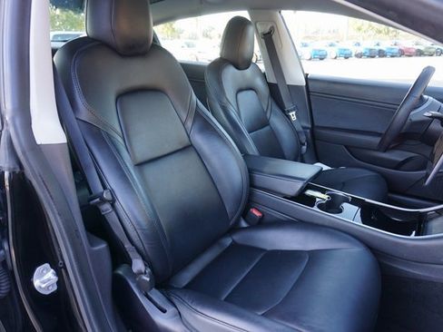 Used 2020 Tesla Model 3 Long Range image 2