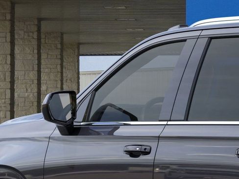 New 2026 Chevrolet Suburban LS RWD image 12
