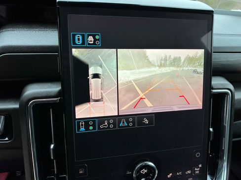 Used 2025 GMC Yukon Denali image 19