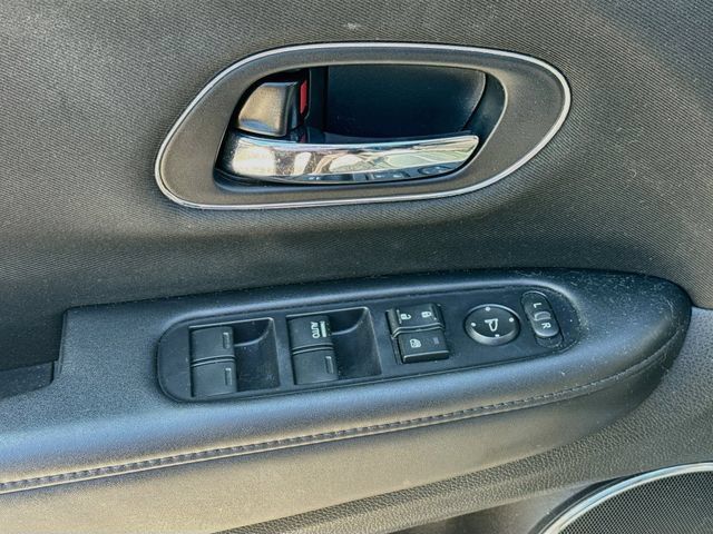 Used 2018 Honda HR-V EX image 14