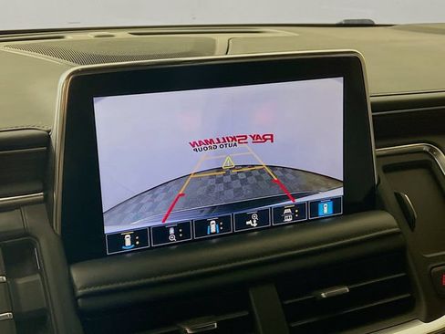 Used 2021 Chevrolet Tahoe High Country w/ Premium Package AWD/4WD image 19