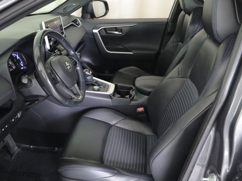 Used 2019 Toyota RAV4 XSE AWD/4WD image 9