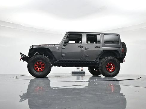 Used 2017 Jeep Wrangler Unlimited Rubicon AWD/4WD image 35