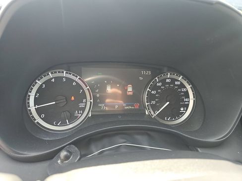 Certified 2024 Toyota Highlander LE FWD image 2