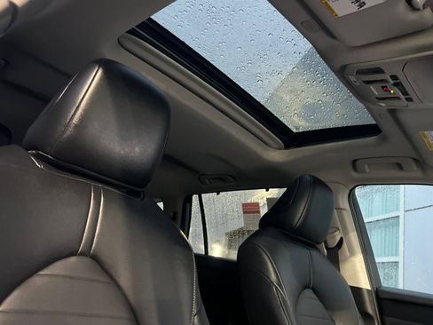 Used 2024 Toyota Highlander XLE image 15