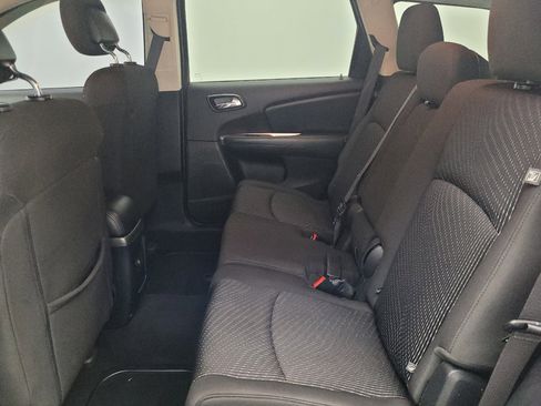 Used 2017 Dodge Journey SE w/ Flexible Seating Group image 18