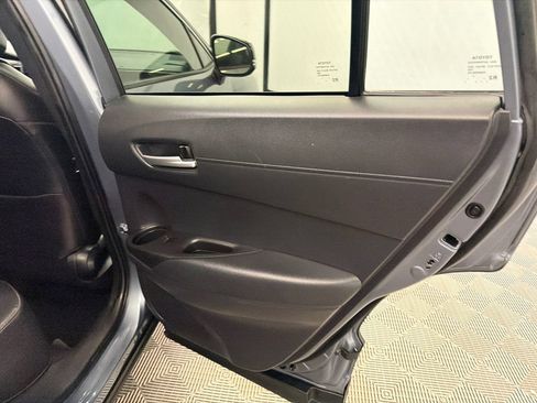 Used 2025 Toyota Corolla Cross XLE FWD image 17