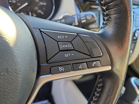 Certified 2022 Nissan Rogue Sport SV image 21