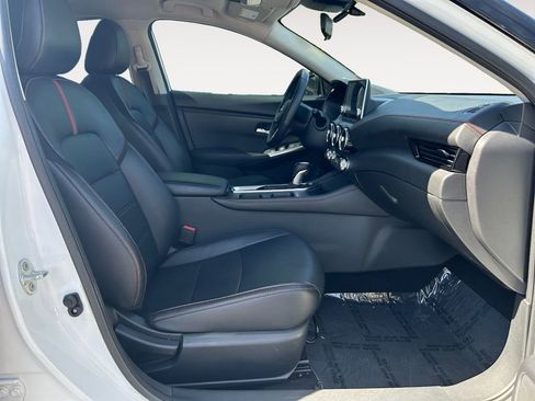 Used 2024 Nissan Sentra SR w/ SR Premium Package FWD image 24